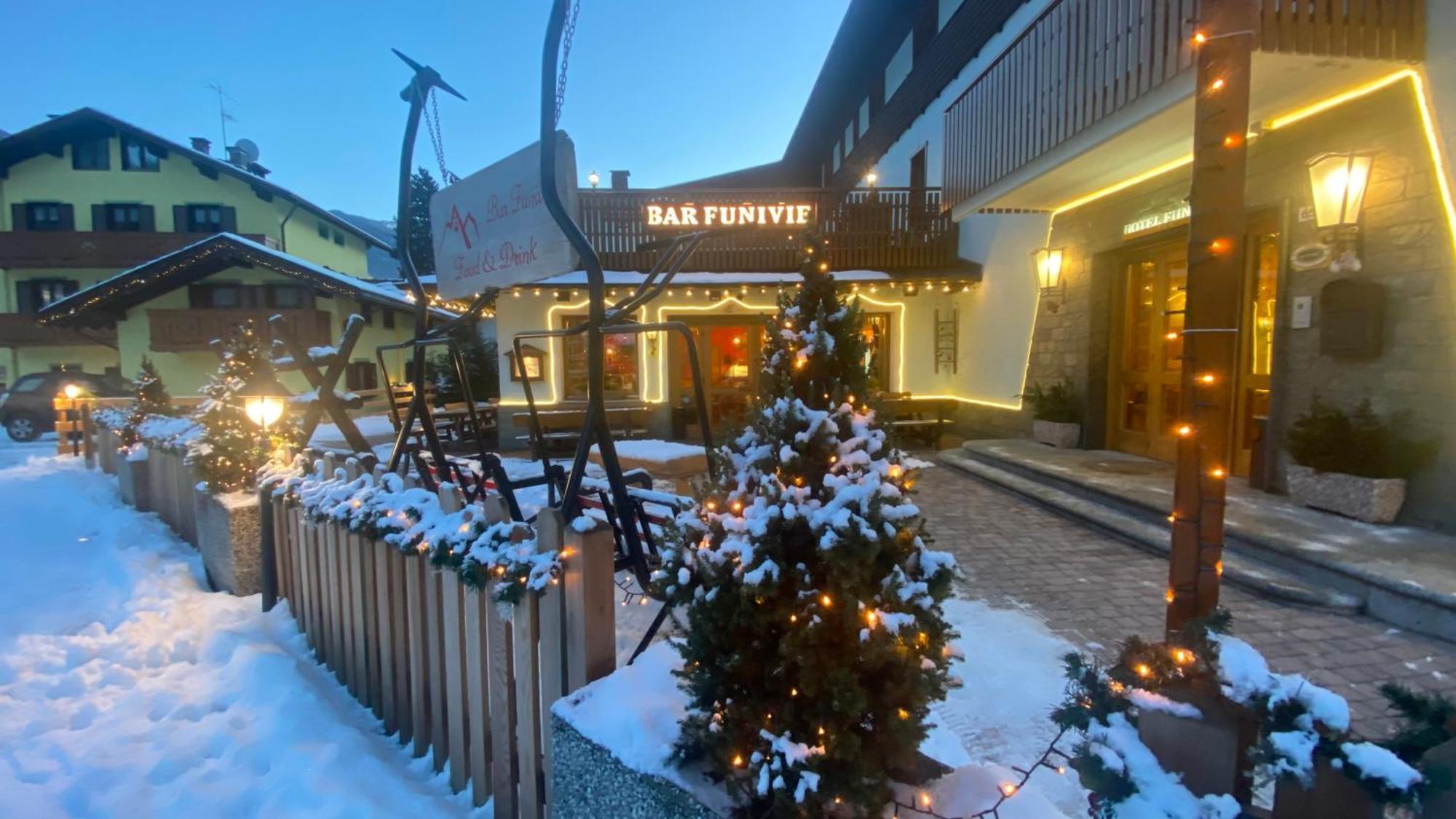 Casteluce Hotel Funivie Pinzolo Exterior foto