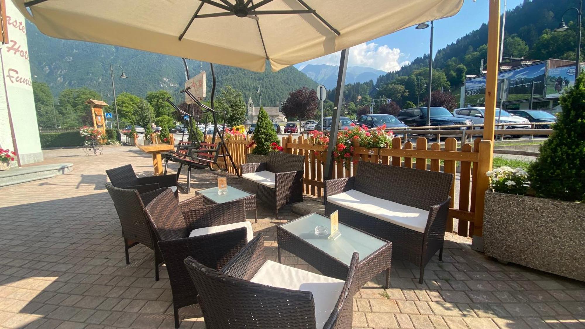 Casteluce Hotel Funivie Pinzolo Exterior foto