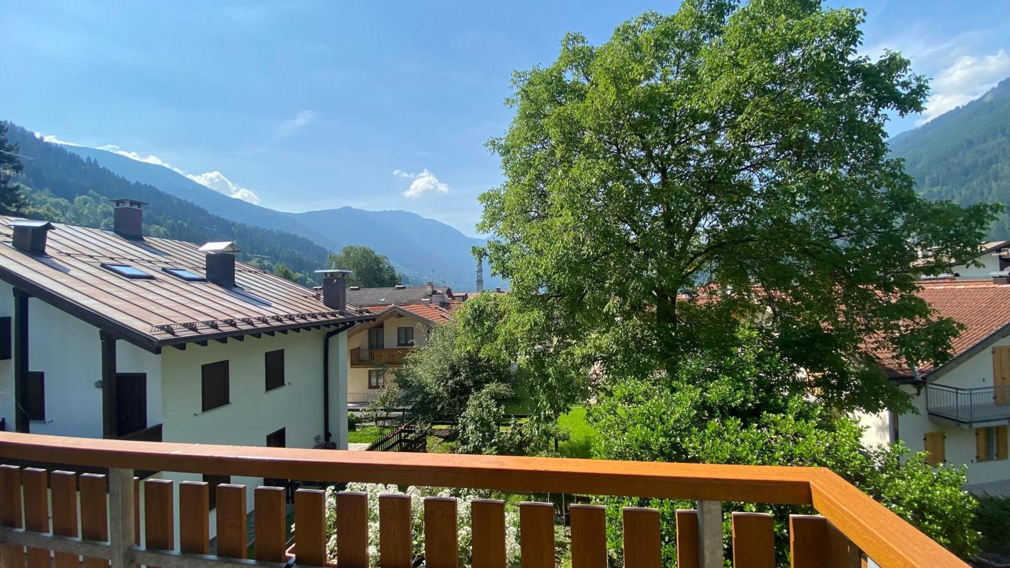 Casteluce Hotel Funivie Pinzolo Exterior foto