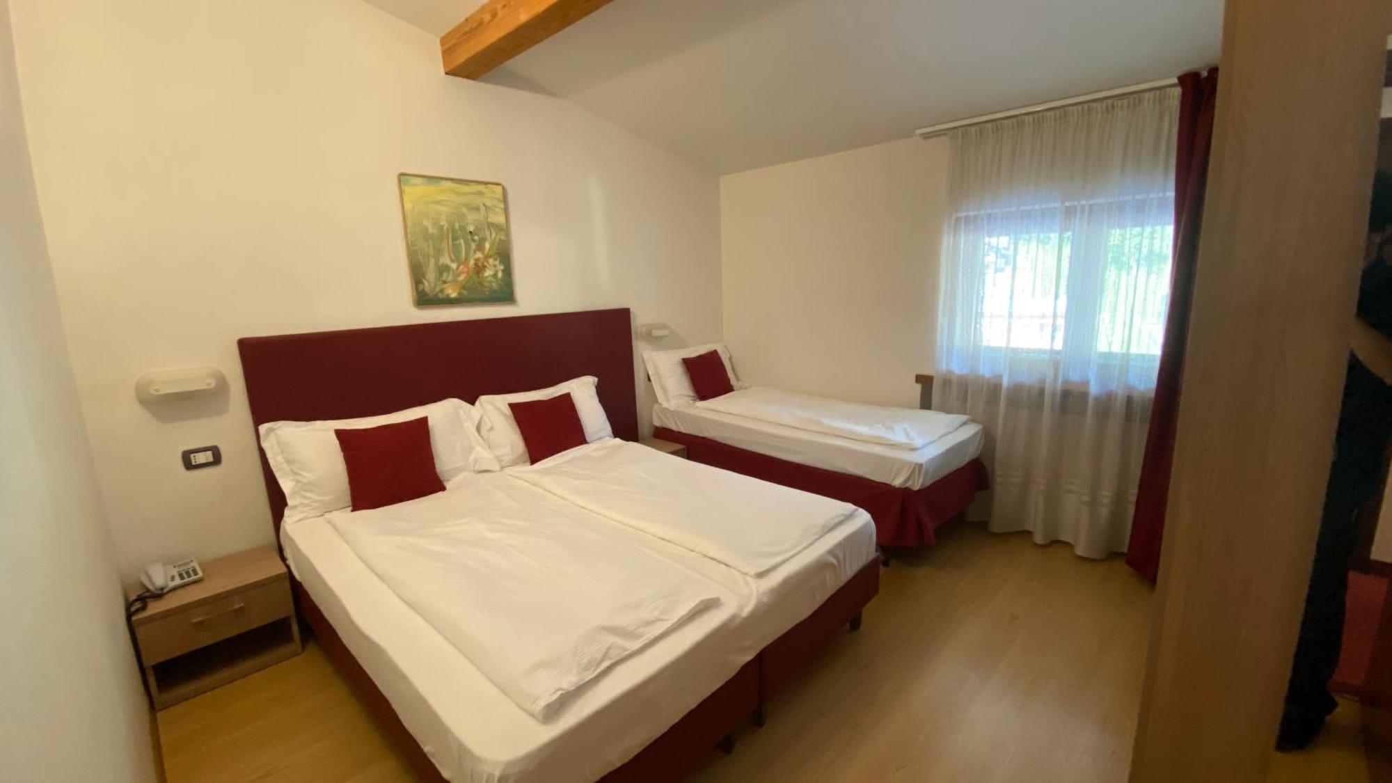 Casteluce Hotel Funivie Pinzolo Exterior foto