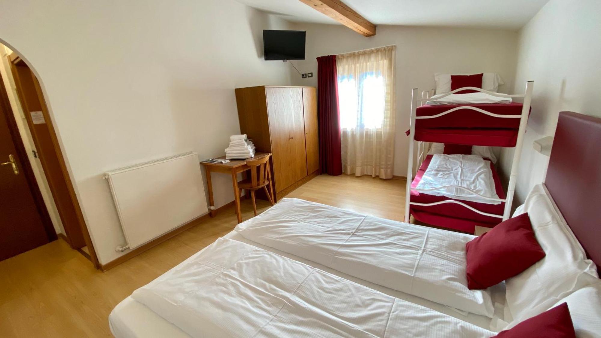 Casteluce Hotel Funivie Pinzolo Exterior foto