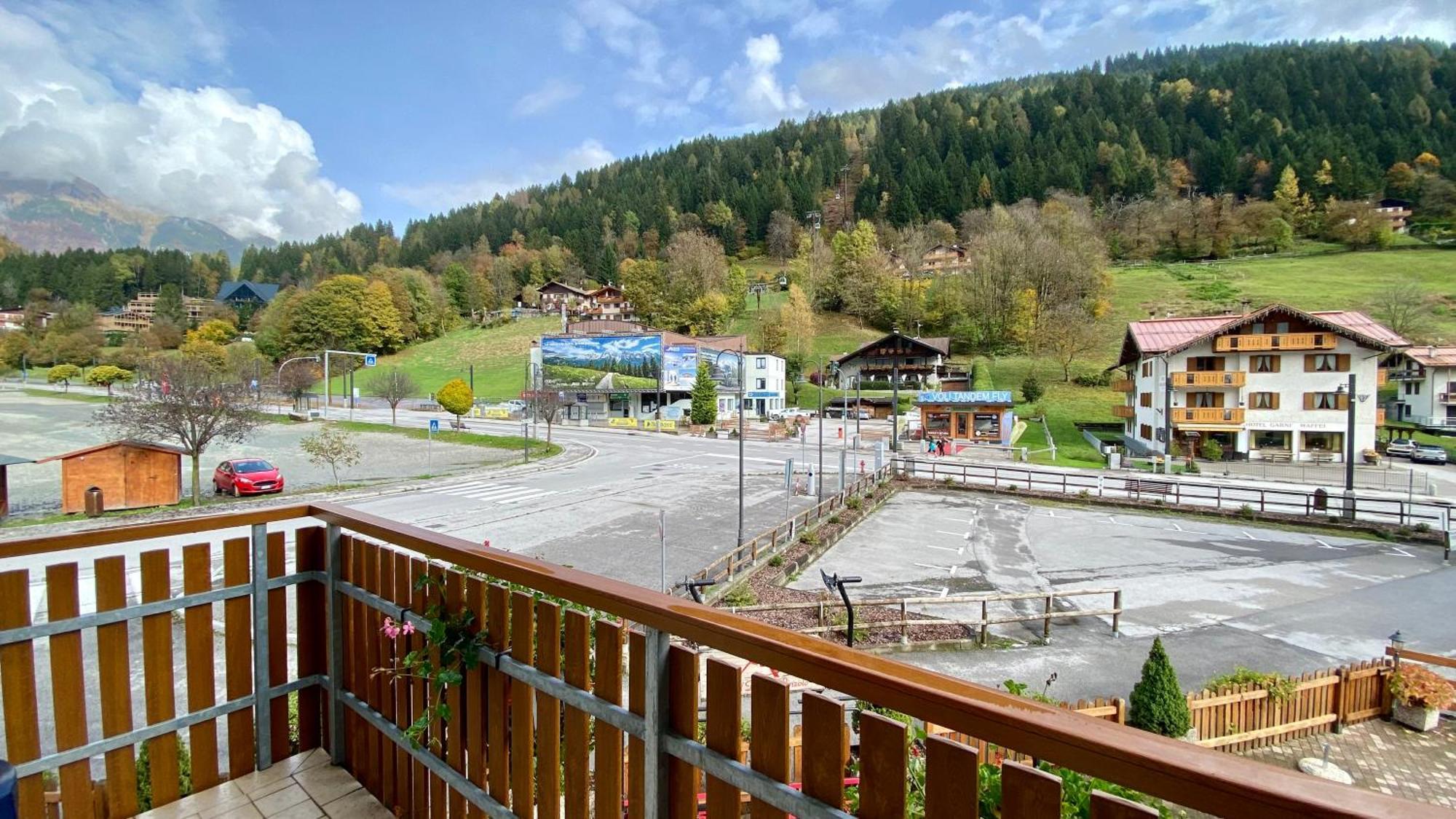 Casteluce Hotel Funivie Pinzolo Exterior foto